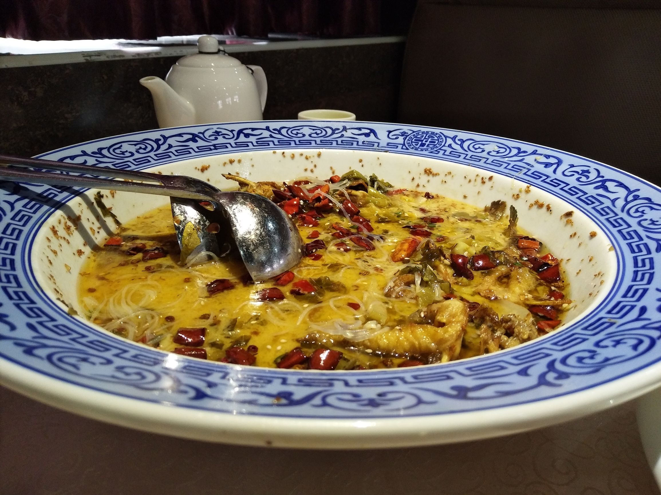 vivox9plus星空灰和黑色哪个好,vivox9星空灰跟金色尺寸一样