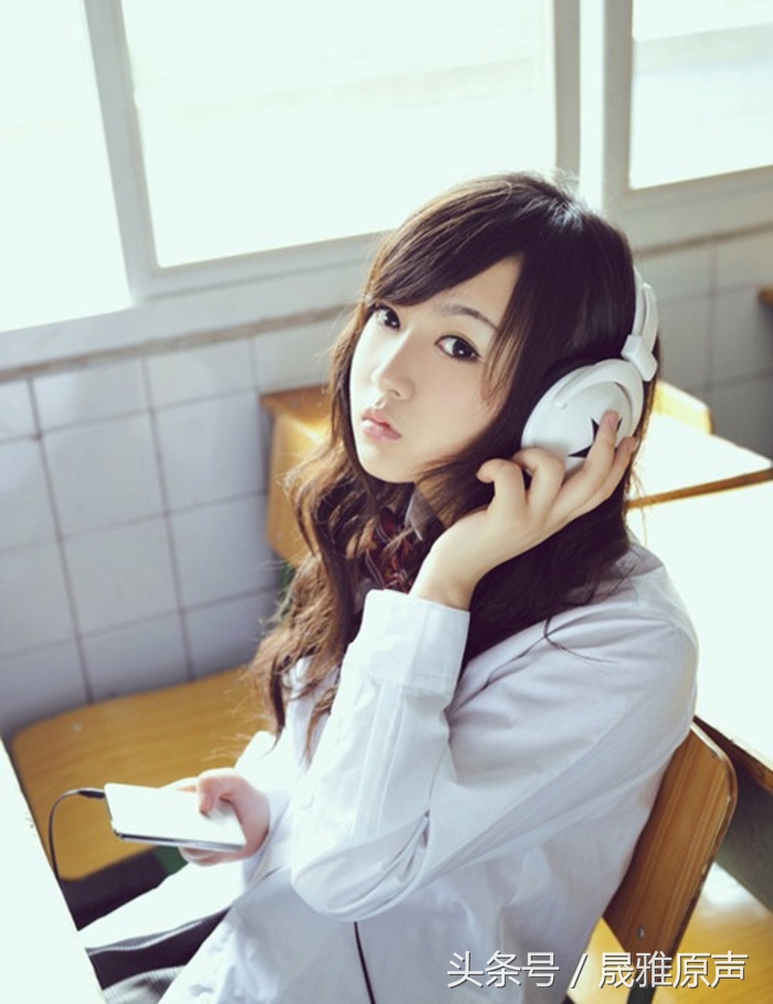 想要自己写歌至少要学会几样乐器,想写歌但是不会任何乐器怎么办