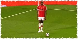 足球名场面搞笑视频阿森纳,足坛最搞笑的10大球星