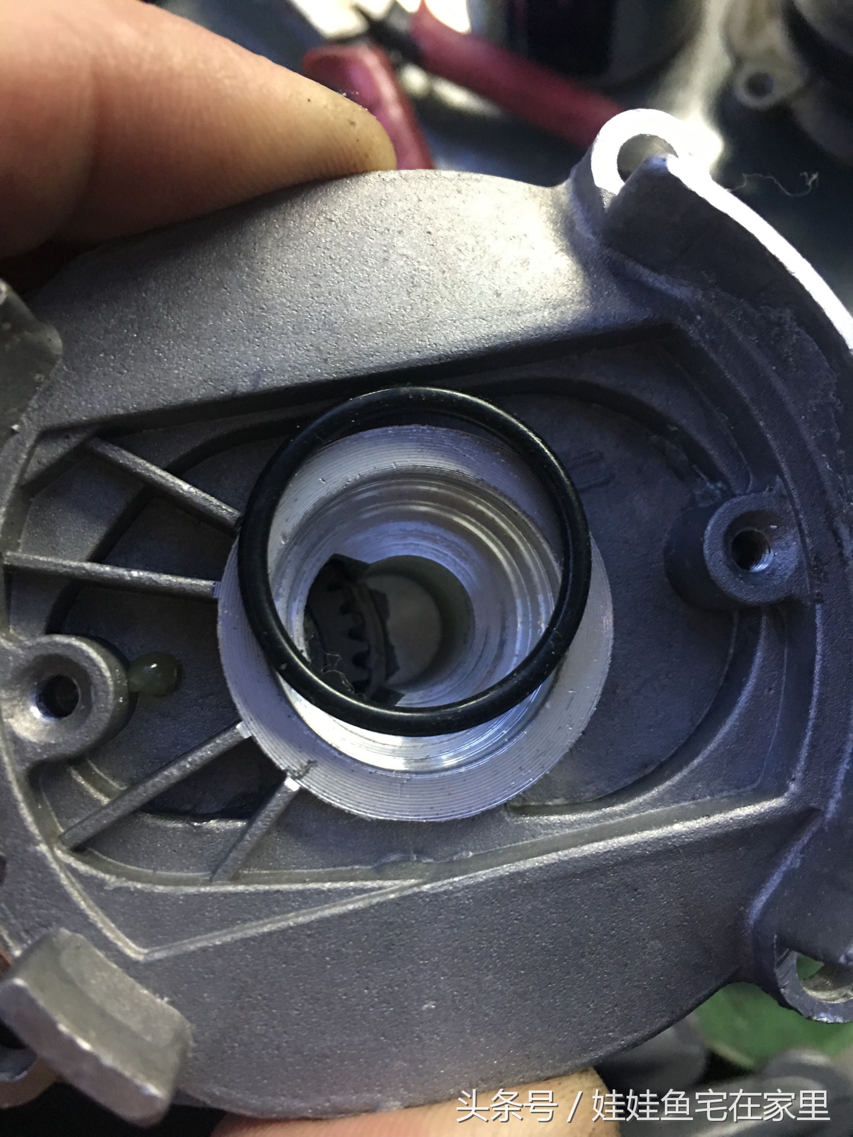 18v博世电锤锂电池组装视频,博世电锤机头维修