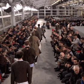 lv和supreme联名暴力熊多少钱,supreme好还是lv好