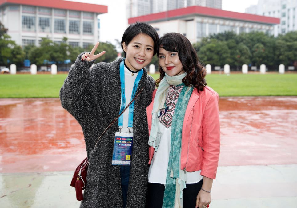 中国足球宝贝现场助阵,中国杯足球赛比赛直播