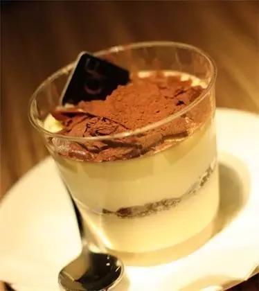 魔都热门甜品店畅销冠军单品，吃货人手一份！