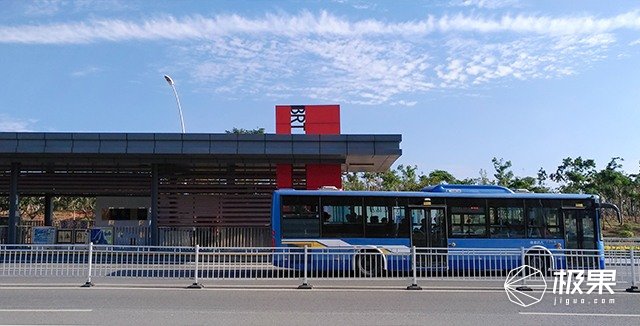 2018款华硕手机怎么样,黑科技颜值机