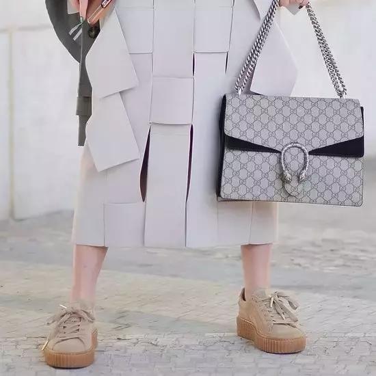 杨幂同款小白鞋阿迪达斯,杨幂小布鞋