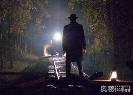 从容不迫的反义词是什么标准答案,从容不迫与从容不反的意思一样吗