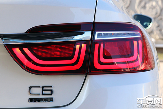 试驾新一代雪铁龙c6,2017年雪铁龙c6旗舰测评