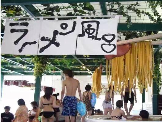 过年回家前，我准备天天慵懒性感地吃碗面