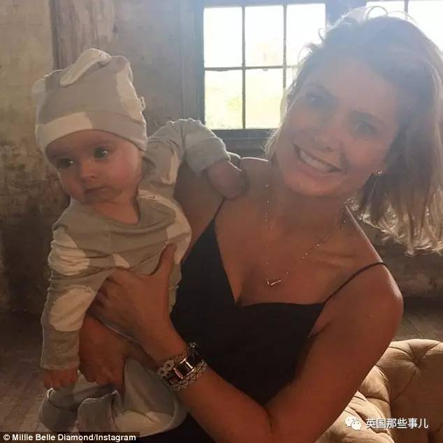 两岁能干嘛？人家的两岁……已经开始各种走秀代言了……