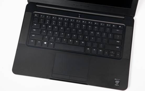 雷蛇灵刃razerbladepro,雷蛇买灵刃14还是灵刃15