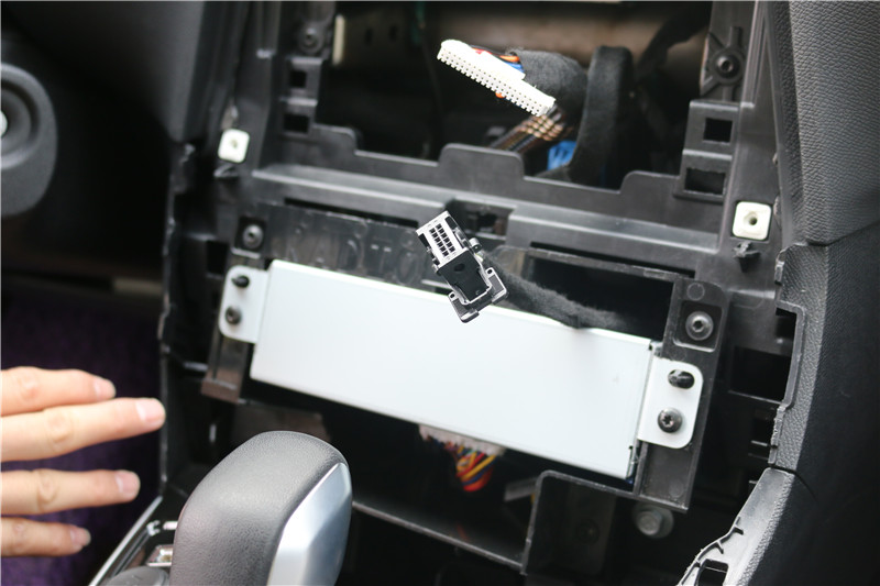 标致308改畅影10.2寸横屏机，2017就这么任性