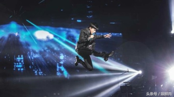 张杰王俊凯跨年,王俊凯跳少林英雄