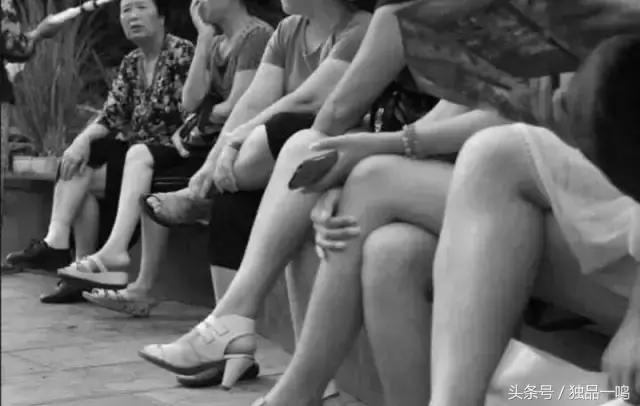 翘二郎腿如何整治,翘二郎腿怎么矫正