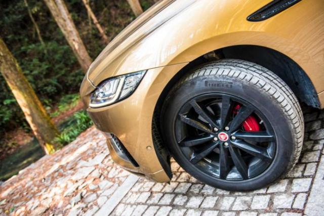 新款捷豹F-PACE测评,捷豹suv车型f-pace越野测试