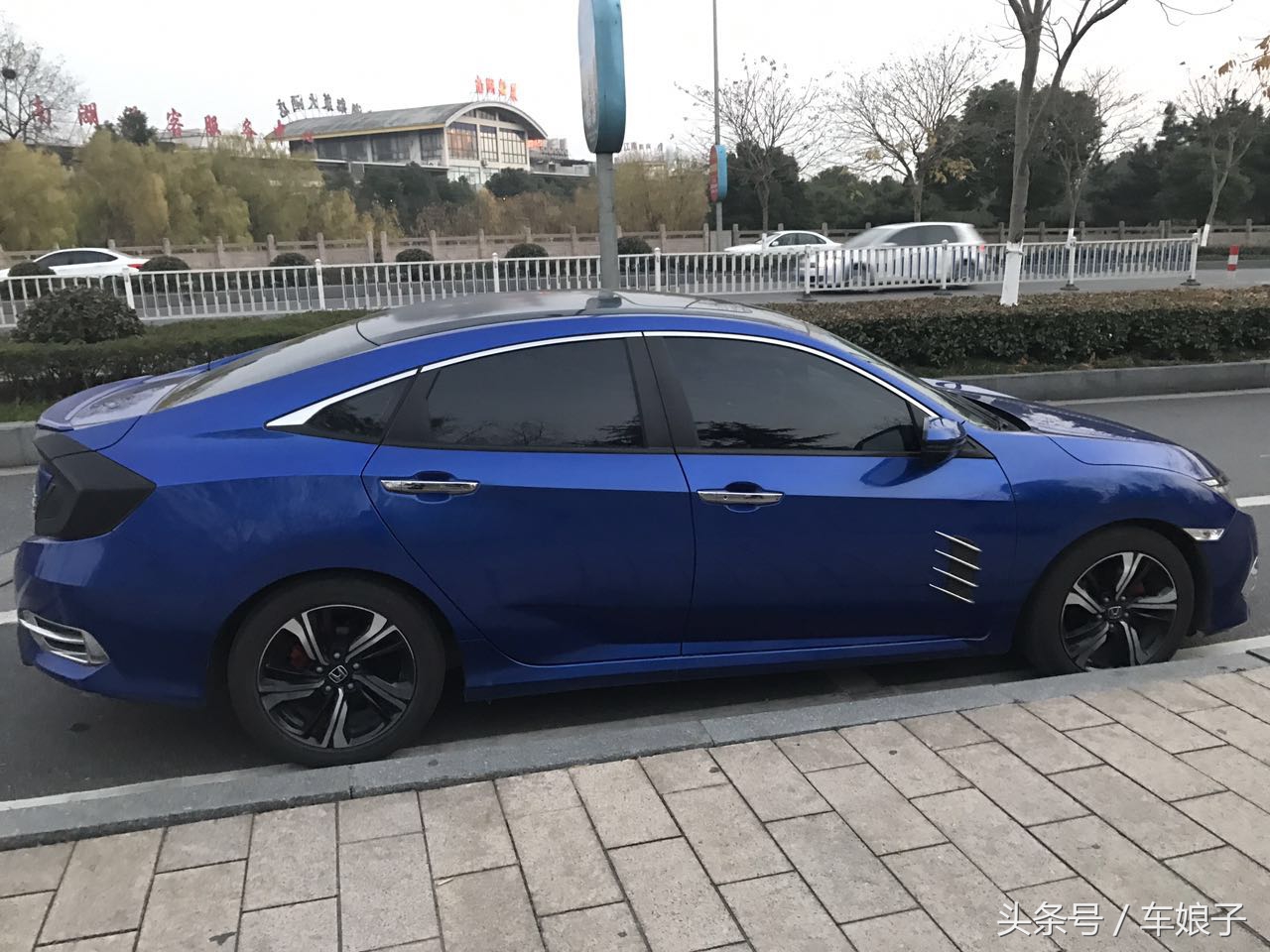 思域civic220是1.5还是2.0t,09款思域civic1.8是什么配置