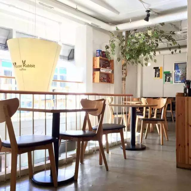 等有钱了，追到韩国欧巴们的店里来场美妙的偶遇！