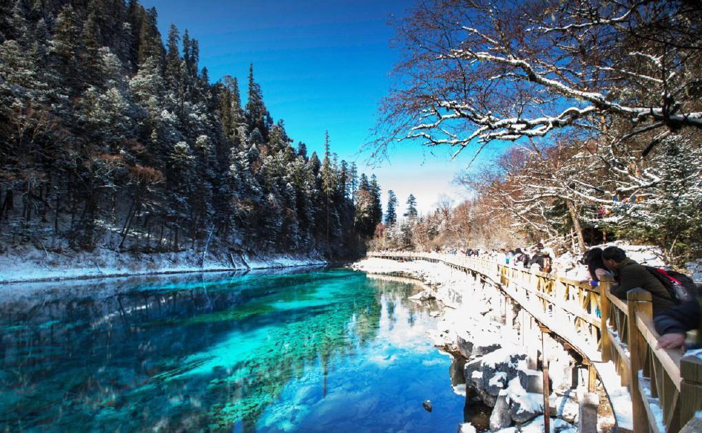 春节旅游九寨沟人多吗,春节自驾九寨沟危险吗