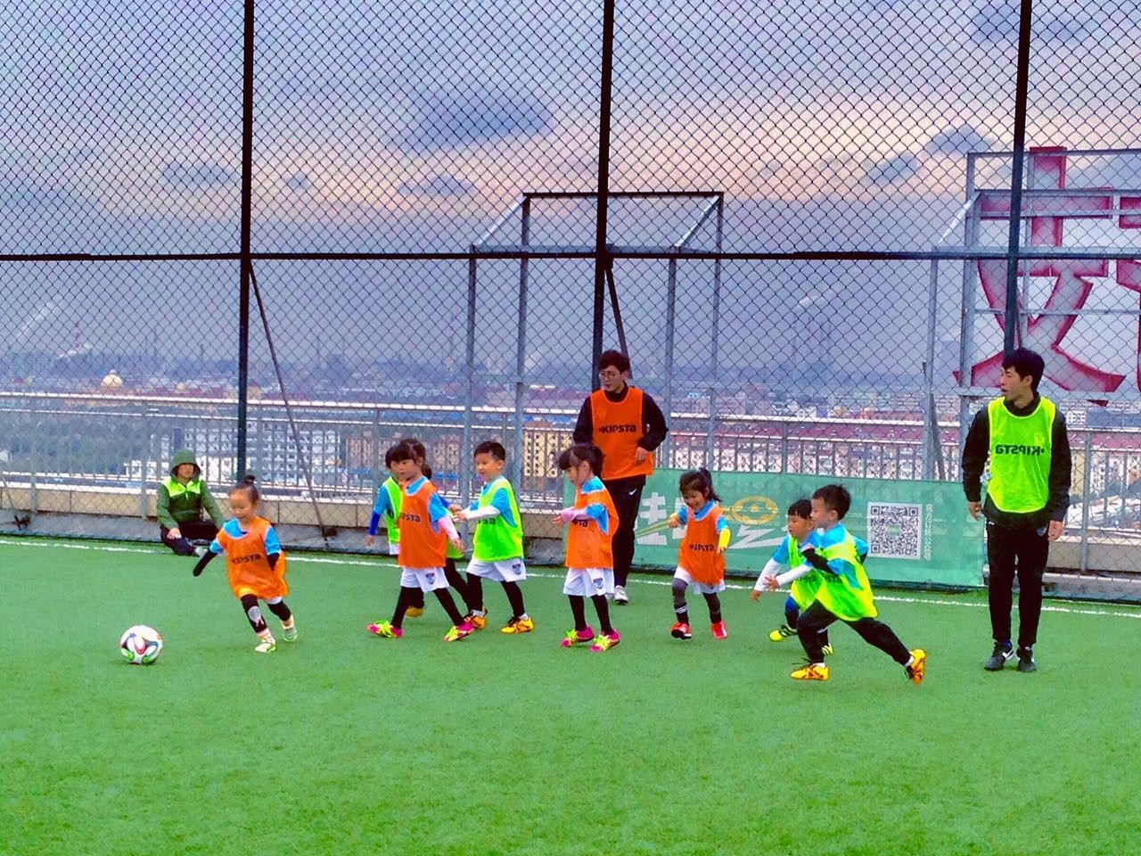 哇咔足球培训,哇咔星球青训营