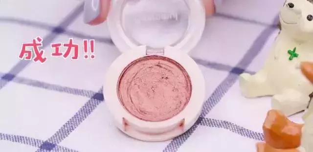 彩妆盘破了怎么处理,眼影碎了修复工具