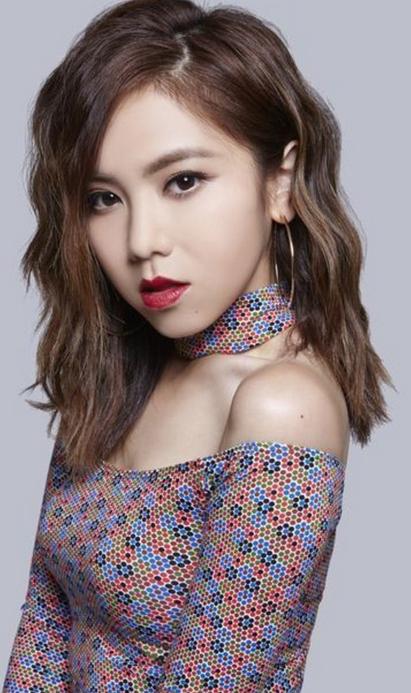 邓紫棋学金鱼完整视频,邓紫棋超萌金鱼嘟嘟嘴