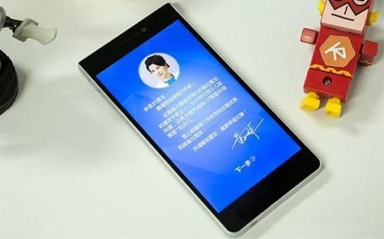 员工搞事情？闲鱼惊现大量格力二代手机半价转卖