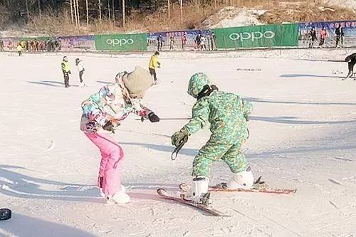 哈尔滨冬天免费玩雪的地方,哈尔滨冰雪旅游春节
