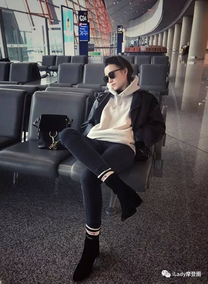 种草|您新一年的手袋余额已经不足,请及时充值!