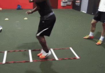 足球运动员假期结束如何恢复体能,足球比赛后如何恢复体能