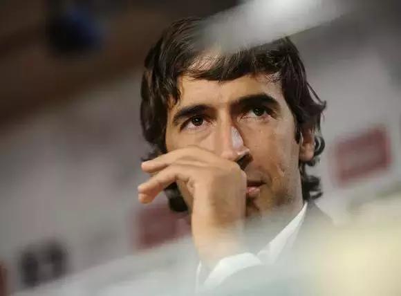 劳尔重回伯纳乌斗牛士,伯纳乌王子劳尔完整版