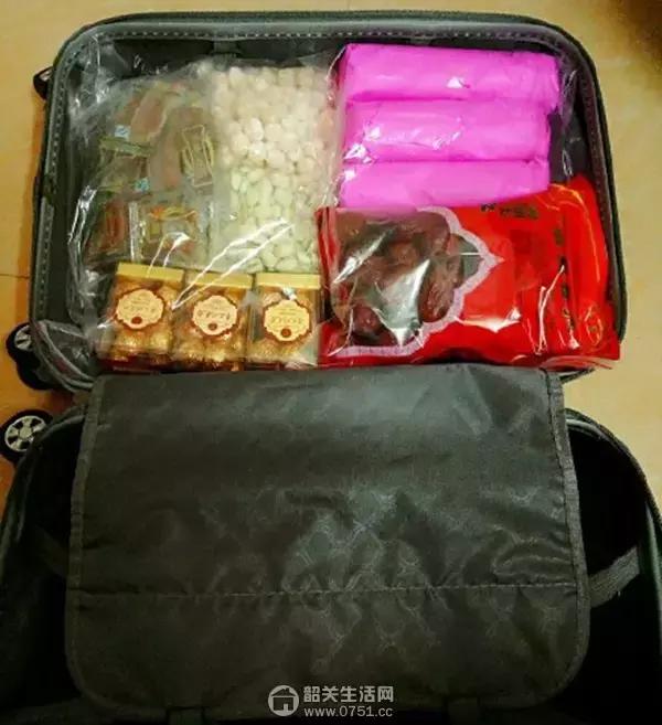 春节将至你的行李箱里都装什么,春节回家行李箱不知道装什么
