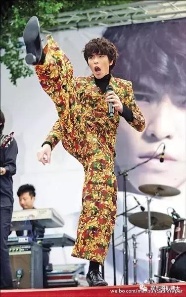 张杰大张伟综艺节目是什么,张杰下腰唱高音