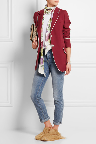 是谁把总统先生穿在脚上？