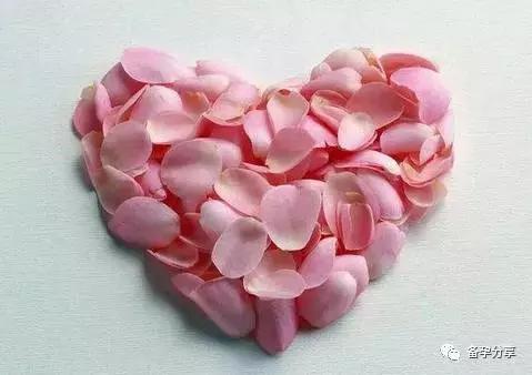 孕早期咖啡色分泌物正常吗,孕早期咖啡色分泌物怎么回事