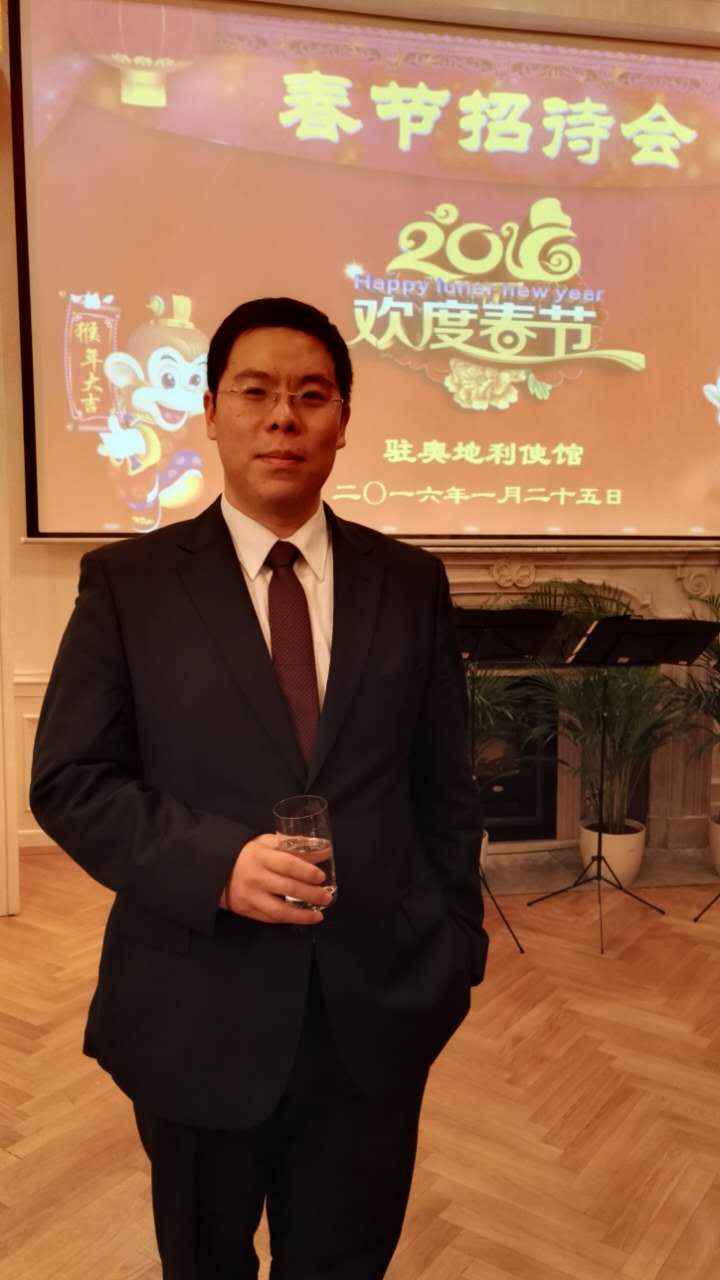 人物：十三年国外生活，让他痴迷的还是祖国的这些经典