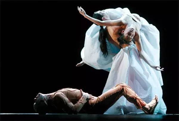 舞蹈失误如何化解,舞蹈表演失误