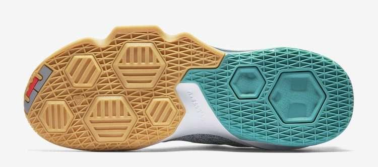 lbj战士12实战评测,lbj12对比13