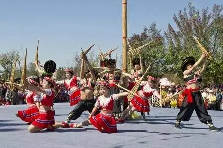 苗族哪个节日男生最喜欢,苗族情侣节