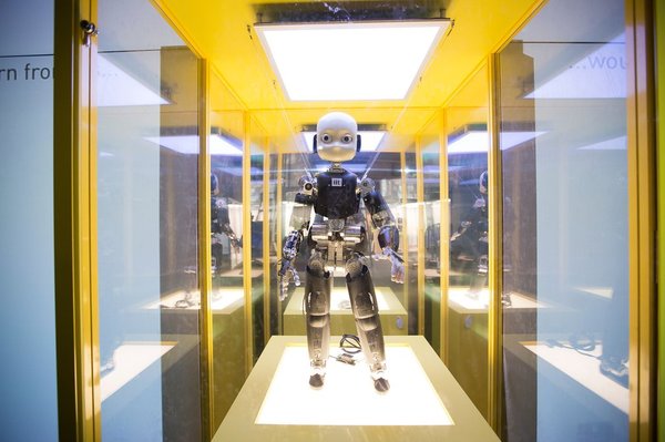 史上最逼真美丽的机器人,人体机器人进化史