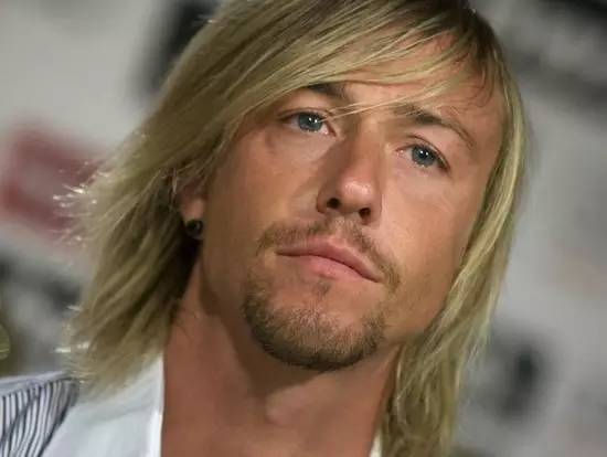 足球场上爱情,爱情足球队