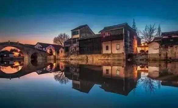 上海各条地铁线沿途景点大全,上海最惊艳的地铁路线