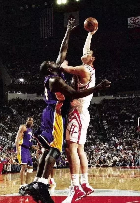 姚明在职业生涯穿过哪些球鞋,姚明球鞋回顾