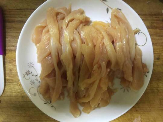 自制狗狗胡萝卜肉球小零食 (自制狗狗零食鸡胸肉萝卜棒)