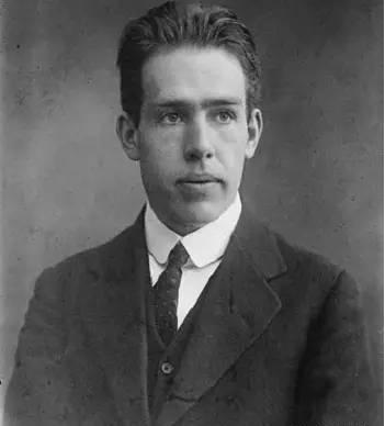 人民日报练球,人民日报谈足球青训