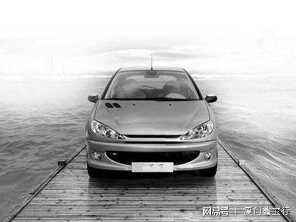 白色车身沾上沥青用什么清洗,车身飞溅沥青如何清洗