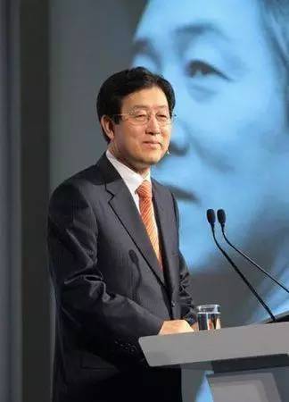 首富独子、前妻移情影星、被捕,三星“太子”李在镕人生堪比韩剧