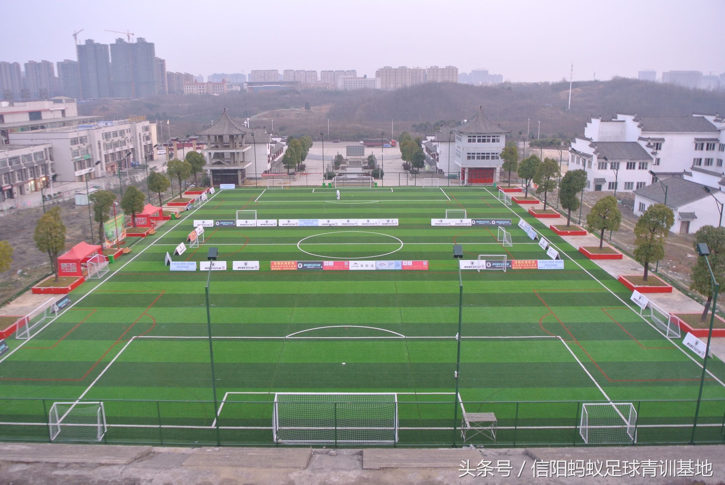 暑期足球培训营青训,信阳蚂蚁足球俱乐部青少年训练营
