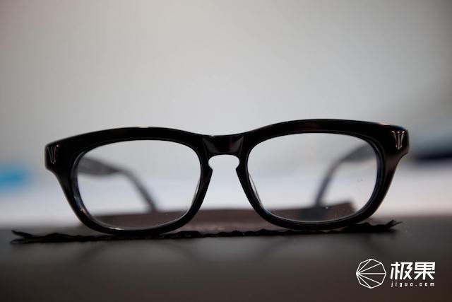 哪种眼镜质量又好戴起来又帅,无框眼镜推荐总有一款适合你