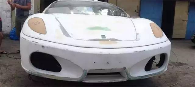 无敌了！穷小伙打烂标致406，改装成法拉利，*博兰**基尼