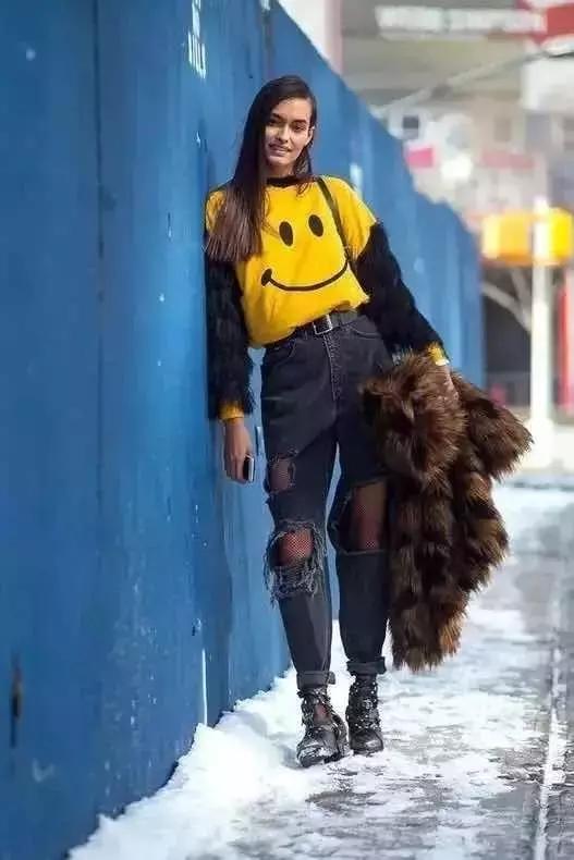 沈阳万象城牛仔裤专卖店,今年流行爆款裤子时髦牛仔裤