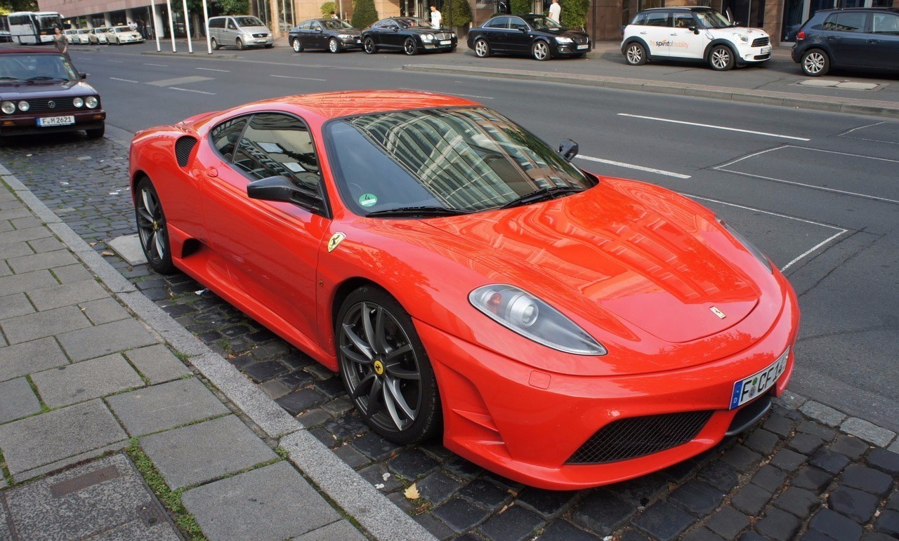 无敌了！穷小伙打烂标致406，改装成法拉利，*博兰**基尼